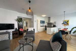 Modernes Stadtwohnen in Ehrenfeld: 3 Zimmer, großer Balkon, Aufzug und Tiefgarage – 50823 Ehrenfeld (Ortsteil), Köln – Vorschaubild 2