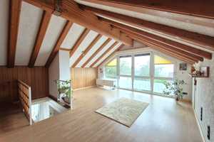 Lichtdurchflutete 4 Zi.-Maisonettewohnung mit Balkon, Kaminofen und Dachstudio mit Panoramablick – Limburg-Weilburg (Kreis) – Vorschaubild 3