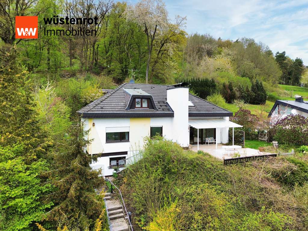 Immobilie in Morschen - Idyllisches Einfamilienhaus mit Einliegerwohnung und unverbaubarer Sicht in 34326 Altmorschen - Bild 2