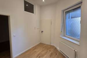 Ladenlokal mit 3-Zimmer-Wohnung in Mönchengladbach-Eicken