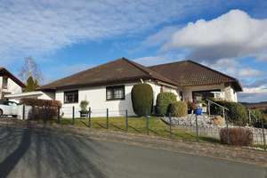 Beeindruckendes Wohnhaus mit besonderen Vorzügen – Die vollständige Adresse der Immobilie erhältst du vom Anbieter., 61250 Usingen – Vorschaubild 2