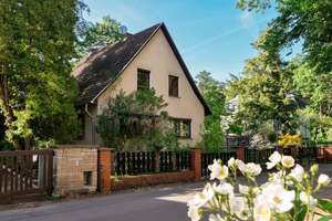 Großes Grundstück & ruhige Lage – Familienhaus mit Potenzial – Storchenneststr. 15, 1259 Kleinzschachwitz, Dresden – Vorschaubild 2