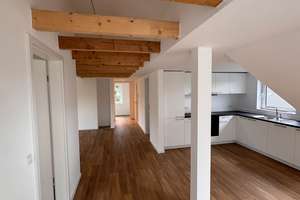 Exklusiver Erstbezug: Neue 3 ZKB DG-Wohnung (KfW 40) mit Balkon, EBK & Stellplatz in BI-Brake – Nadefeld 13, 33729 Heepen, Bielefeld – Vorschaubild 2