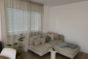 Ruhig wohnen in Flacht: helle 4-Zimmer-Wohnung mit Balkon&Garage – 71287 Weissach – Vorschaubild 1