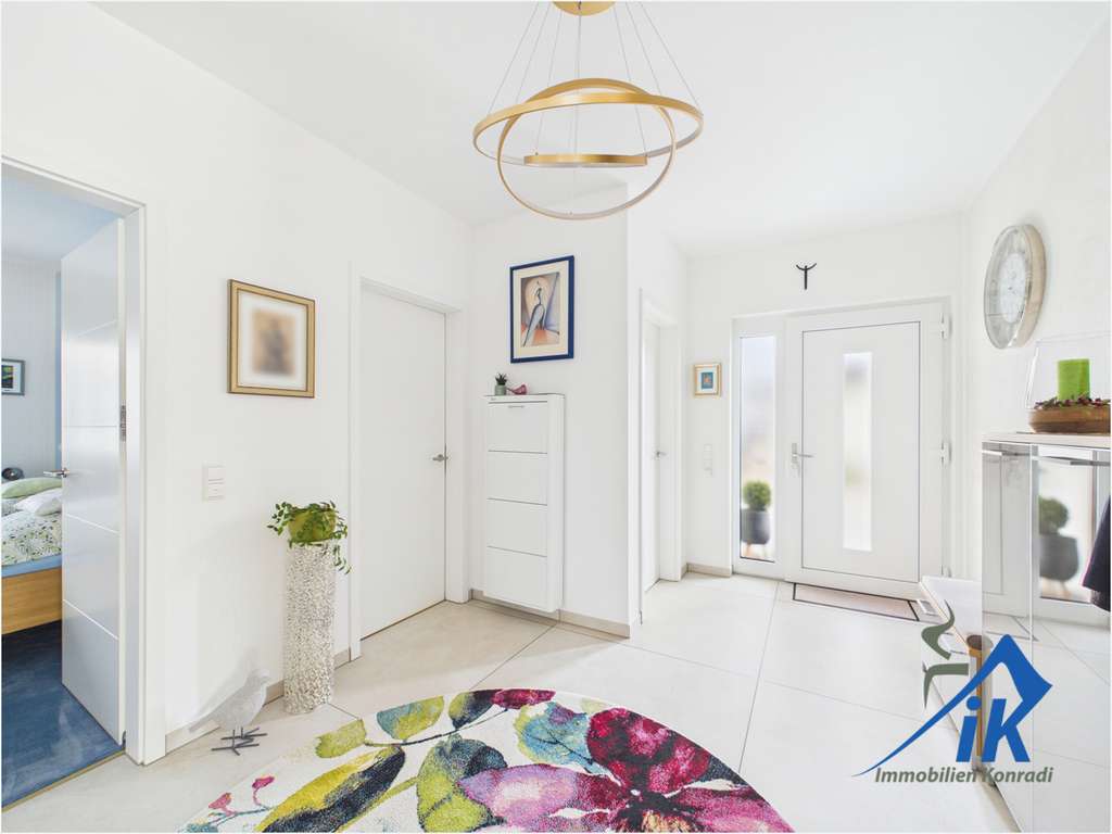 Immobilie in Grumbach - IK | Grumbach: neuwertiger Bungalow in Höhenlage mit traumhaftem Garten - Bild 4