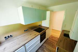 Wunderschöne, frisch renovierte 3-Zimmer-Wohnung mit Balkon & Einbauküche