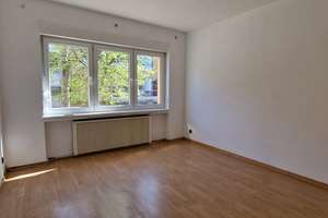 Helle 3 -Zimmerwohnung mit Balkon und Stellplatz in der Solinger City zu vermieten! – Mummstr. 21, 42651 Solingen-Mitte, Solingen – Vorschaubild 2