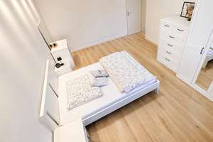 Modern möblierte Wohnung mit Einbauküche, Balkon mit Aussicht und Aufzug – ideal für Wohnen auf Zeit – Steigerstraße 10, 47198 Hochheide, Duisburg – Vorschaubild 7