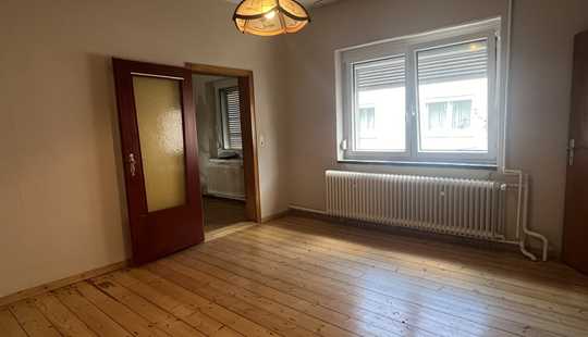 Bild von KARSTEN IMMOBILIEN ermöglicht Ihnen: Reihenmittelhaus auf der Suche nach Handwerker - in Stadthagen