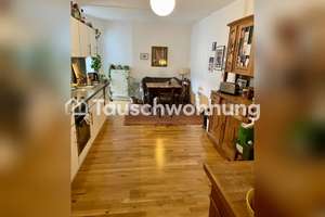 Tauschwohnung: 2,5 Zimmer Altbauwohnung mit Balkon