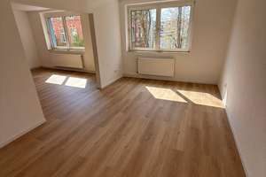Frisch sanierte 2,5-Zimmer Wohnung nahe der Nordbahntrasse mit Garage