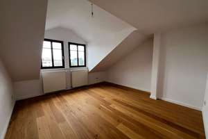 Bezugsfreie, schön geschnittene Dachgeschosswohnung mit Wannenbad in zentraler Lage – Die vollständige Adresse der Immobilie erhältst du vom Anbieter., 4315 Neustadt-Neuschönefeld, Leipzig – Vorschaubild 11