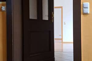 Freundliche Uni-/Zentrums-nahe 2-Raum-Wohnung in Bernsdorf mit Einbauküche und großen Balkon – Stadlerstraße 3, 9126 Bernsdorf, Chemnitz – Vorschaubild 4
