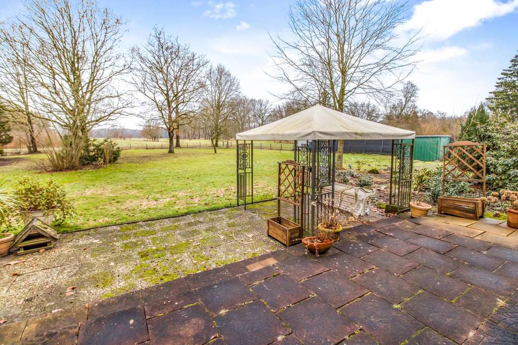 Immobilie in Schwanewede - Löhnhorst/Leuchtenburg: Zweifamilienhaus mit großem Garten, Sonnenterrasse und Garage in guter Lage - Bild 4