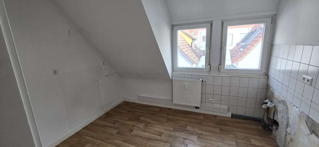 Immobilie in Neckarsulm - Helle Dachgeschosswohnung mit 3 Zimmern – zentral in Neckarsulm - Bild 3