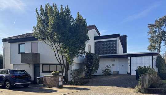 Bild von Elegantes Anwesen, schönes Grundstück in bester Feldrandlage, Nähe Phorms-Schule