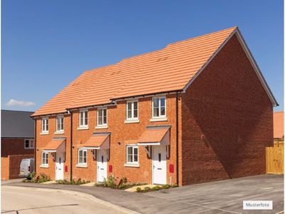 Provi frei Einfamilienhaus mit Garage in 75305 Neuenbürg -