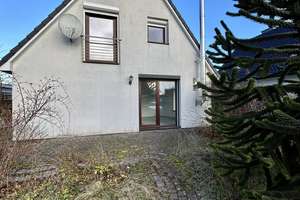 Neuer Preis! Gemütliches Einfamilienhaus mit Garage und Teich – Die vollständige Adresse der Immobilie erhältst du vom Anbieter., 24620 Bönebüttel – Vorschaubild 3