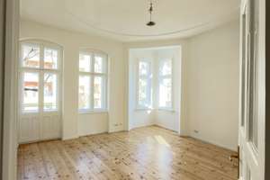 Stilvolle lichtdurchflutet 3-Zimmer-Altbauwohnung mit Balkon & Aufzug in Bestlage Pankow / Florakiez