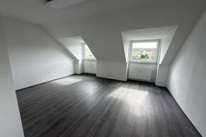 Großzügige 4-Raum Dachgeschosswohnung mit Balkon – Glockenstraße 42, 45359 Frintrop, Essen – Vorschaubild 5