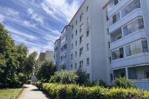 Sofort bezugsfrei - Sonnige 2-Zimmer-Wohnung mit zwei Balkonen nahe Gärten der Welt