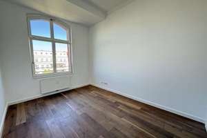 Stilvolle 3-Zimmer-Altbauwohnung mit zwei Balkonen an der Warschauerstr. – Die vollständige Adresse der Immobilie erhältst du vom Anbieter., 10243 Friedrichshain, Berlin – Vorschaubild 4