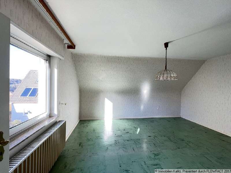 Immobilie in Waldfischbach-Burgalben - Geräumiges Einfamilienhaus, Nutzung als 2-Familienhaus möglich - Bild 4