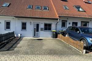 Freundliches und modernisiertes 4-Raum-Reihenhaus mit EBK in Cremlingen – Wolfenbüttel (Kreis) – Vorschaubild 1