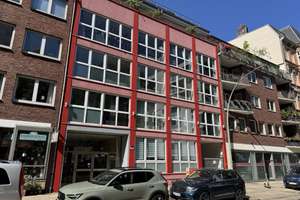 Perspektivisch und jenseits des Mainstreams:
großzügiges, urbanes Apartment