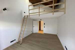 Ein helles Zimmer mit Hochebene im ruhigen Gemeinschaftshaus – Blumenthalstraße 70a, 47058 Duisburg – Vorschaubild 3