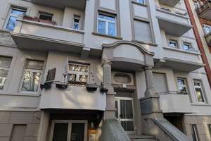 Möblierte und komplett ausgestattete 2-Zimmer EG Altbauwohnung in Wiesbaden – Wielandstraße 11, 65187 Südost, Wiesbaden – Vorschaubild 1