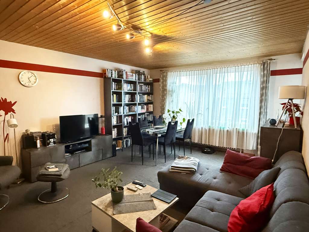 Immobilie in Tornesch - Vermietete 2,5 Zimmer-Wohnung mit Loggia und Garage - Bild 1