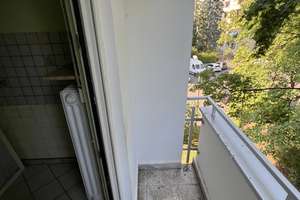 Sanierungsbedürftige 2-Zimmer-Wohnung mit Balkon und Loggia in ruhiger Lage am Dutzendteich – Schultheißallee 63, 90478 Ludwigsfeld, Nürnberg – Vorschaubild 12