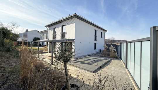 Bild von Neubau in Feldrandlage