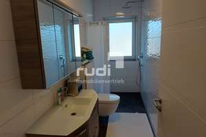 "Schöne, große 4-Zimmer-Wohnung im 1. Obergeschoss mit Kamin in Paderborn-Schloß Neuhaus, Bj. 2015 – Die vollständige Adresse der Immobilie erhältst du vom Anbieter., 33104 Schloß Neuhaus, Paderborn – Vorschaubild 10