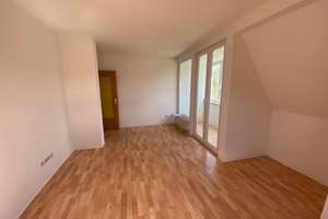 Neu!!! Schöne 4-DG-Raum-Wohnung in Chemnitz-Hilbersdorf – Florastr. 18, 9131 Hilbersdorf, Chemnitz – Vorschaubild 1
