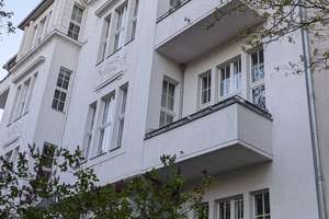 charmante 5,5-Zimmer- Altbauwohnung mit Balkon mit tollem Ausblick in Berlin- Westend – Die vollständige Adresse der Immobilie erhältst du vom Anbieter., 14050 Westend, Berlin – Vorschaubild 4