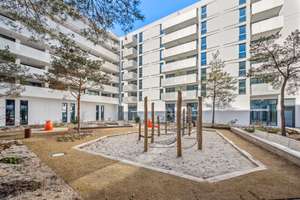 Live Central – Komfortables 3-Zimmer-Apartment mit Loggia und Balkon in den Colonnades – Heidestraße 39, 10557 Moabit, Berlin – Vorschaubild 7