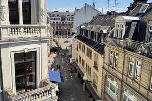 Helle & sehr gepflegte 3 Zi. Stadtwohnung inkl. EBK & Aufzug in der Innenstadt – Marktstraße 21, 65185 Wiesbaden – Vorschaubild 1