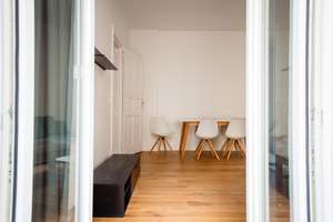Provisionsfrei! Renovierte Altbauwohnung mit großem Balkon im begehrten Samariterkiez. – Schreinerstraße 57, 10247 Friedrichshain, Berlin – Vorschaubild 3