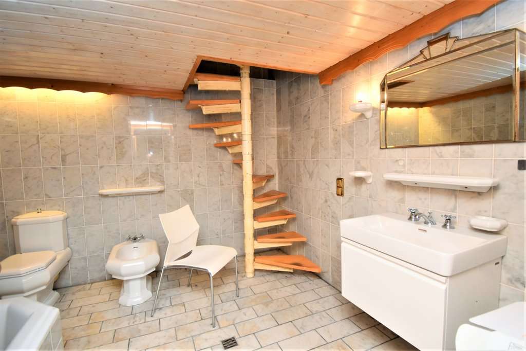 Immobilie in Würselen - Ideal für Eigennutzer und Anleger!
Teilweise bezugsfreies 3-Familienhaus zwischen City und Scherber - Bild 4