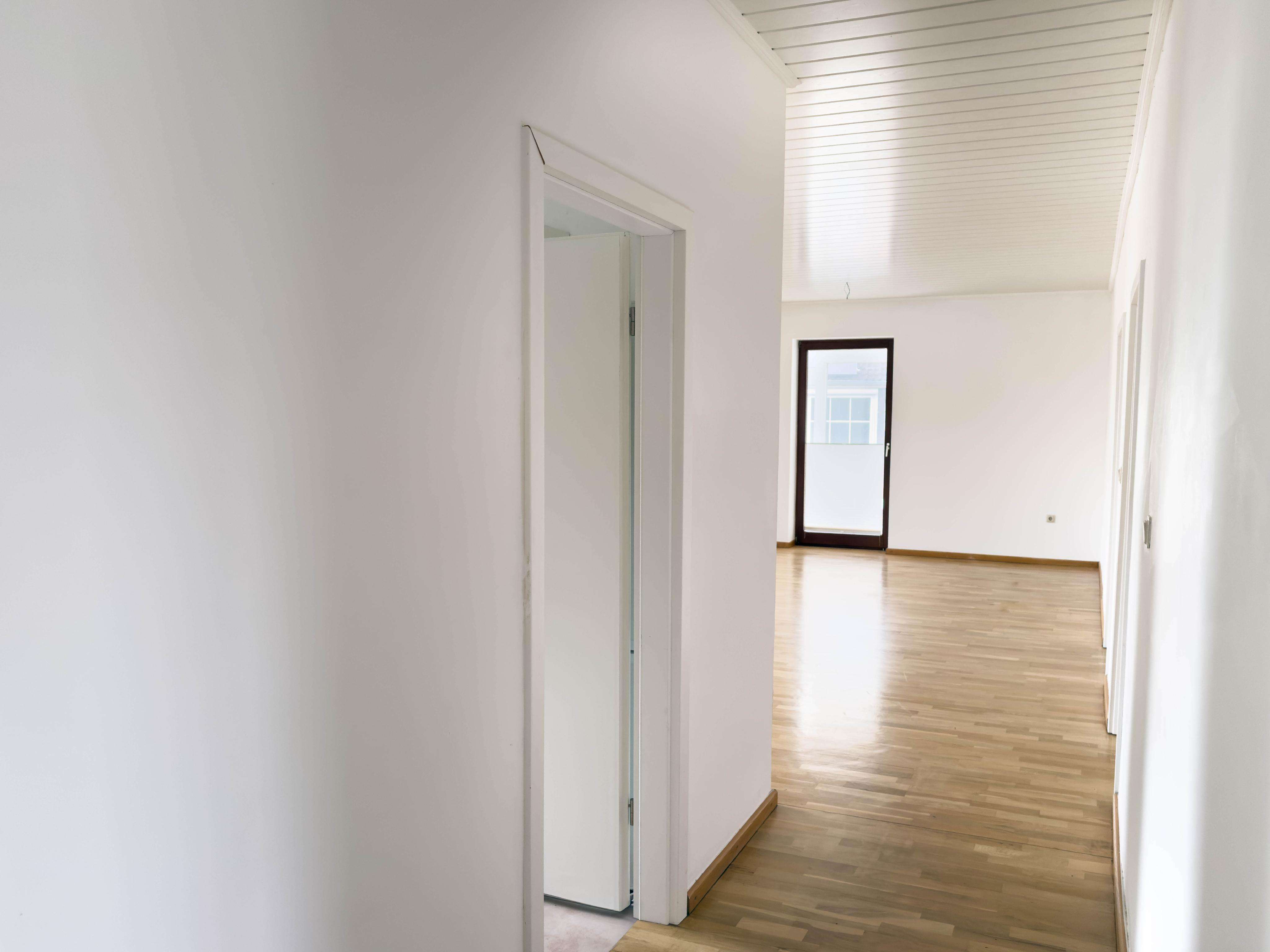 Immobilie in Steinburg - Attraktive 3-Zimmer-Wohnung mit Wintergarten und Gartenanteil - Bild 1