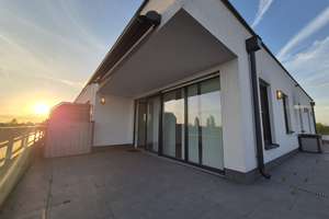 Exklusives Penthouse |Ost/Süd/West Dachterrasse | Bestlage | Barrierefrei | Dusche & Wanne | Carport