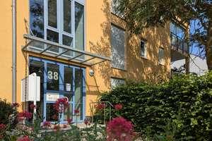 Oase am Stadtrand
Eigentumswohnung mit 2 Zimmern und Tiefgarage unweit vom Kulkwitzer See – Die vollständige Adresse der Immobilie erhältst du vom Anbieter., 4207 Lausen-Grünau, Leipzig – Vorschaubild 3