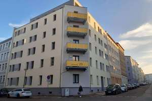 Luxuriöse 4 Raumwohnung mit Fußbodenheizung, Wanne & Dusche, Hauswirtschaftsraum, Einbauküche inkl!