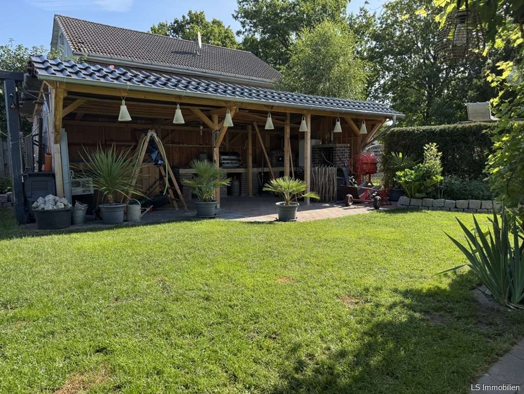 Immobilie in Wiefelstede - Großzügiges Haus mit Remise und Outdoorküche - Bild 3