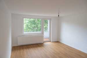 Frisch renovierte 3 ZKB-Wohnung mit Balkon in zentraler Lage – Friedrich-Wilhelm-Str. 80, 57074 Siegen-Wittgenstein (Kreis) – Vorschaubild 3