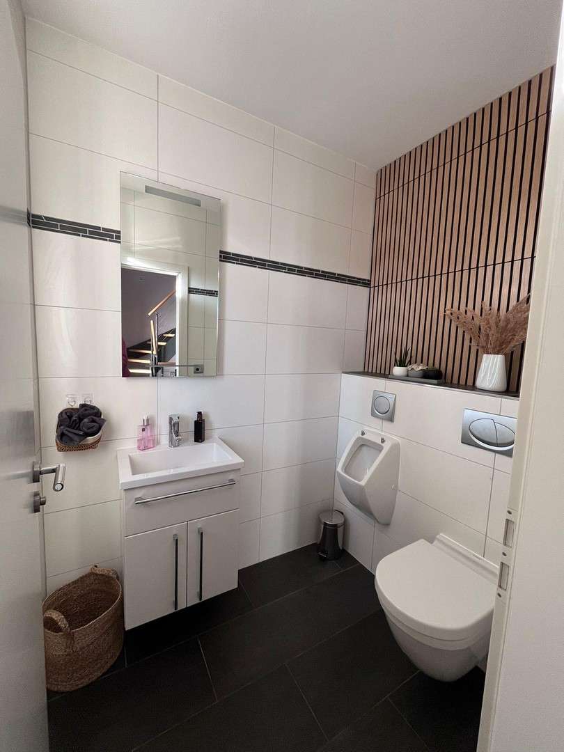 Immobilie in Remlingen - Traumhaus mit unverbaubarem Blick - Bild 9