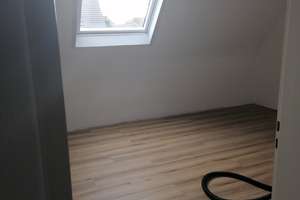 Das Haus liegt in der Gemeinde Nörvenich in einer ruhigen Seitenstraße. Verkehrsmässig ist Nörvenich – Die vollständige Adresse der Immobilie erhältst du vom Anbieter., 52388 Nörvenich – Vorschaubild 6