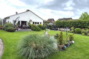 Top gepflegtes Einfamilienhaus auf 900m² Grundstück mit tollem Garten und vielen Extras in Pfalzdorf – Kleve (Kreis) – Vorschaubild 1